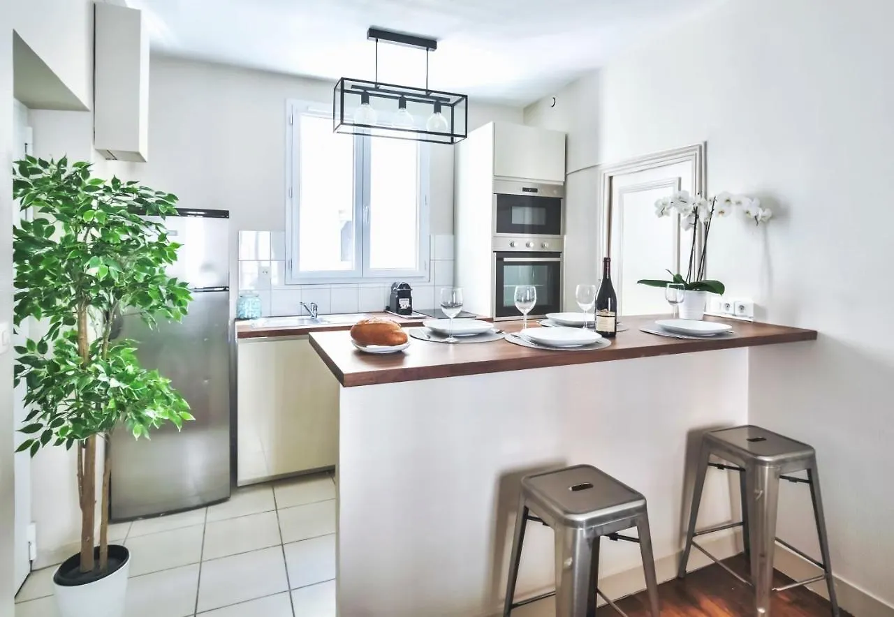 Charming Family Flat Near Montparnasse Apartment Paris