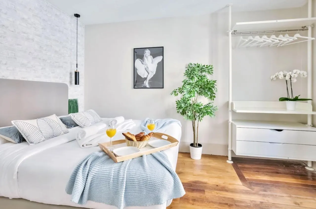 Charming Family Flat Near Montparnasse Apartment Paris
