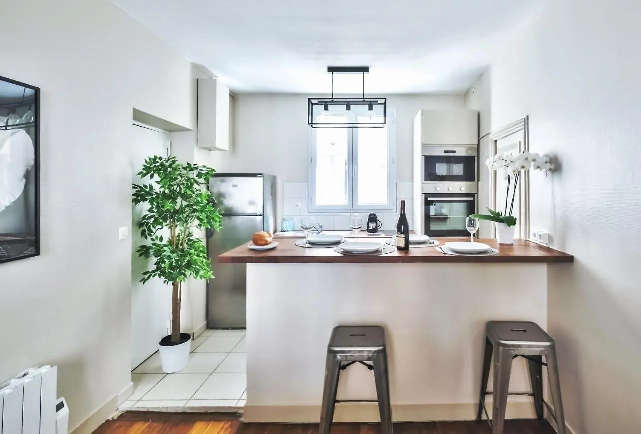 Charming Family Flat Near Montparnasse Apartment Paris France